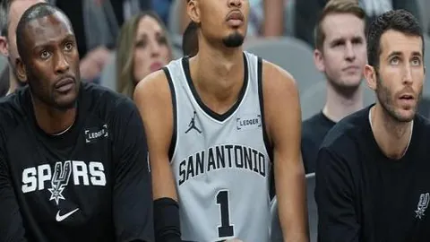 辽宁本钢再攀高峰，总决赛连胜12场荣耀夺冠，连续三冠辉煌再续！